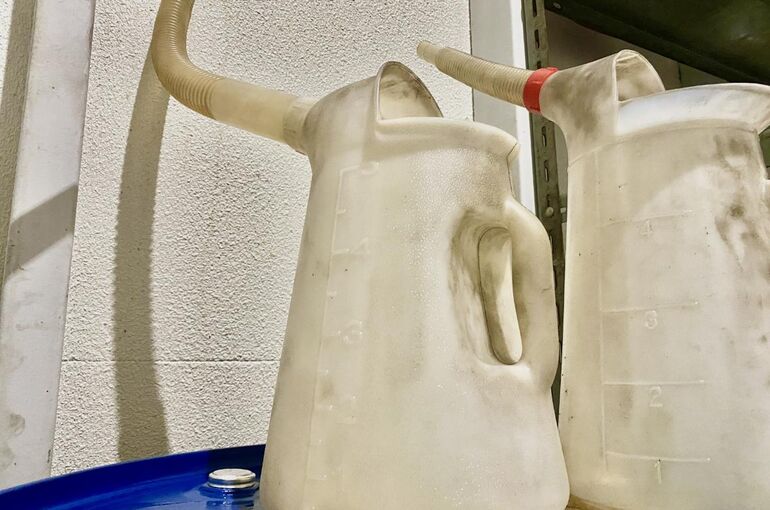 12オイル交換 ピッチャー